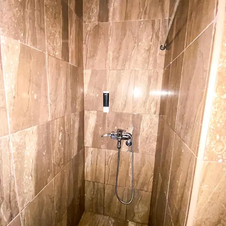Boutique 84 בית הארחה 3*